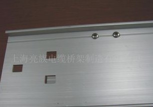 鍍鋅金屬橋架有著什么優(yōu)勢(shì)？